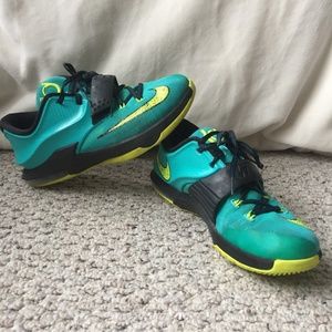 kd nike shoes youth